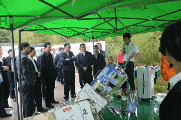 曲靖市重點產業觀摩會在“森林溪谷”召開